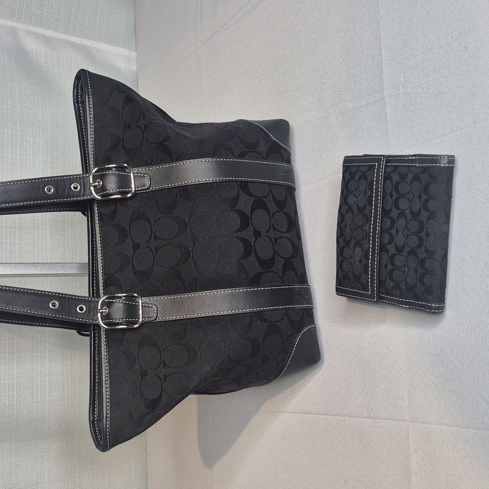 Coach 2pc Signature Tote Bag And Wallet Set - Picture 5 of 17